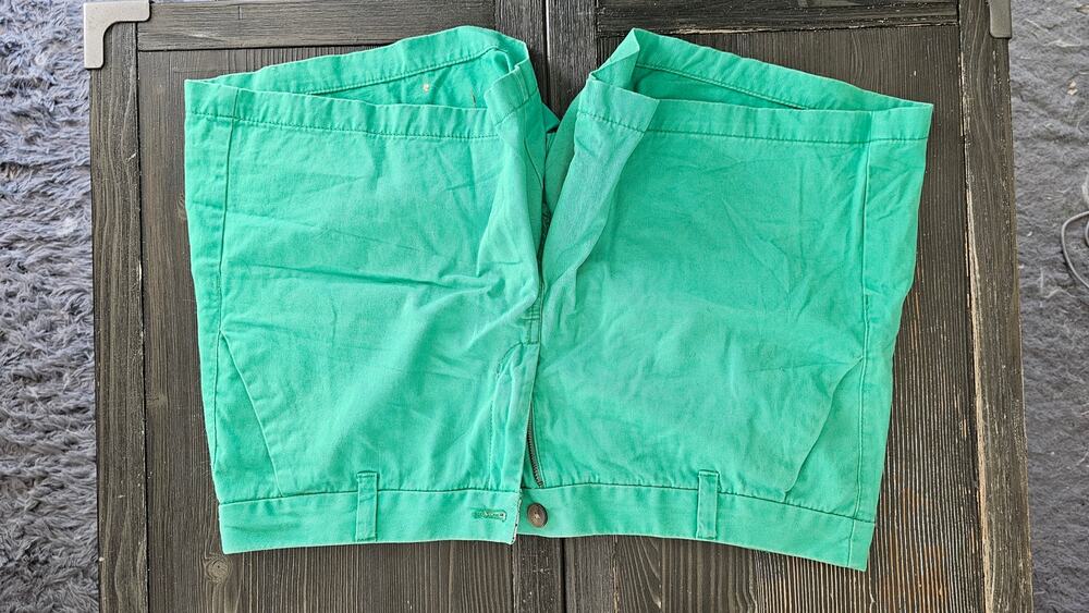 Merona Bright Kelly Green Chino Shorts Casual Summer Women's Size 14
